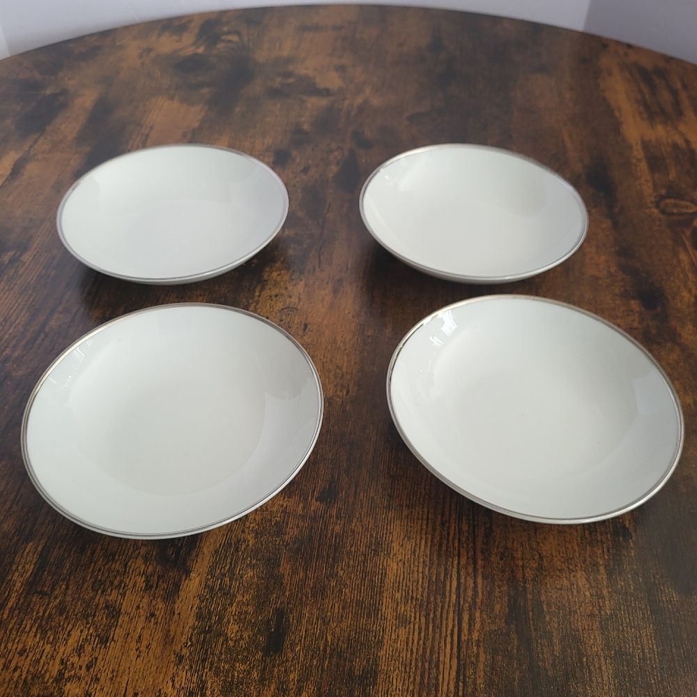 AmCrest Fine China White Coupe  Dinnerware 4 Pc Set with Silver Accents